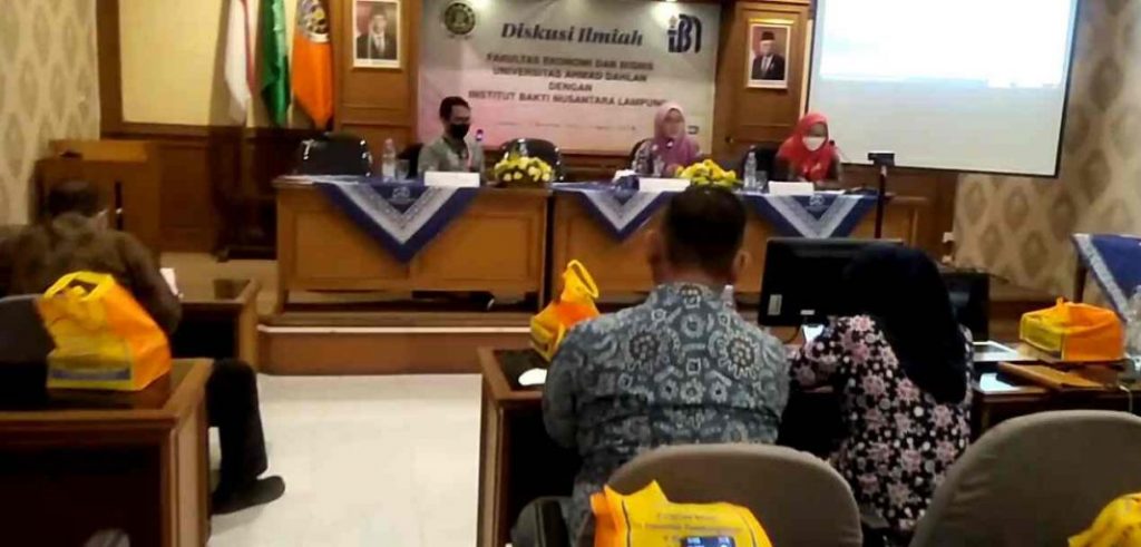 Dosen IBN Pembicara Dalam Diskusi Ilmiah Di Kampus Universitas Ahmad Dahlan Yogyakarta